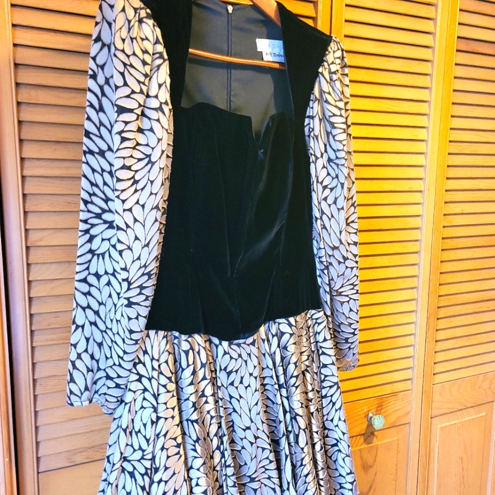 Tom D'Auria Holt Renfrew Black Velvet & Gold Details Tier Textured Dress